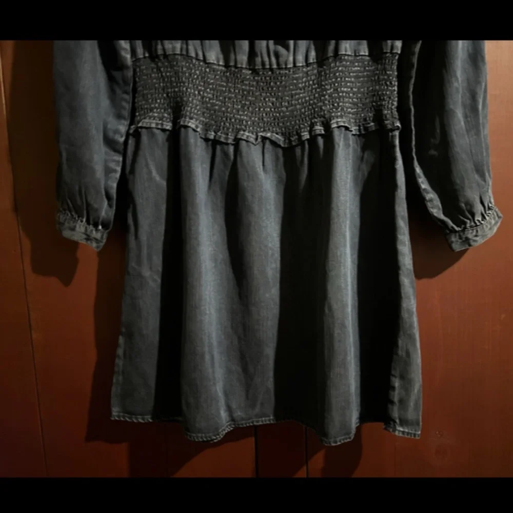 NWOT Rails Shawna Smocked Chambray Dark Vintage Wash Denim Mini Dress Size S